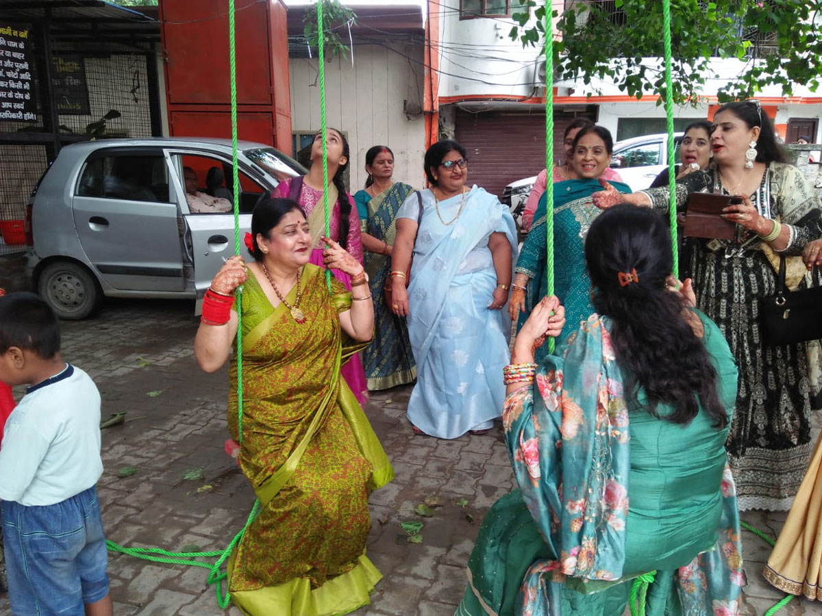 Hariyali Teej fair was celebrated by Prem Sandesh Sanstha in Sambhal