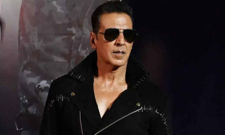How did Akshay Kumar enter the film world