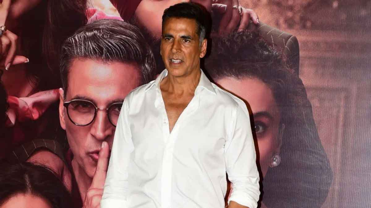 How did Akshay Kumar enter the film world