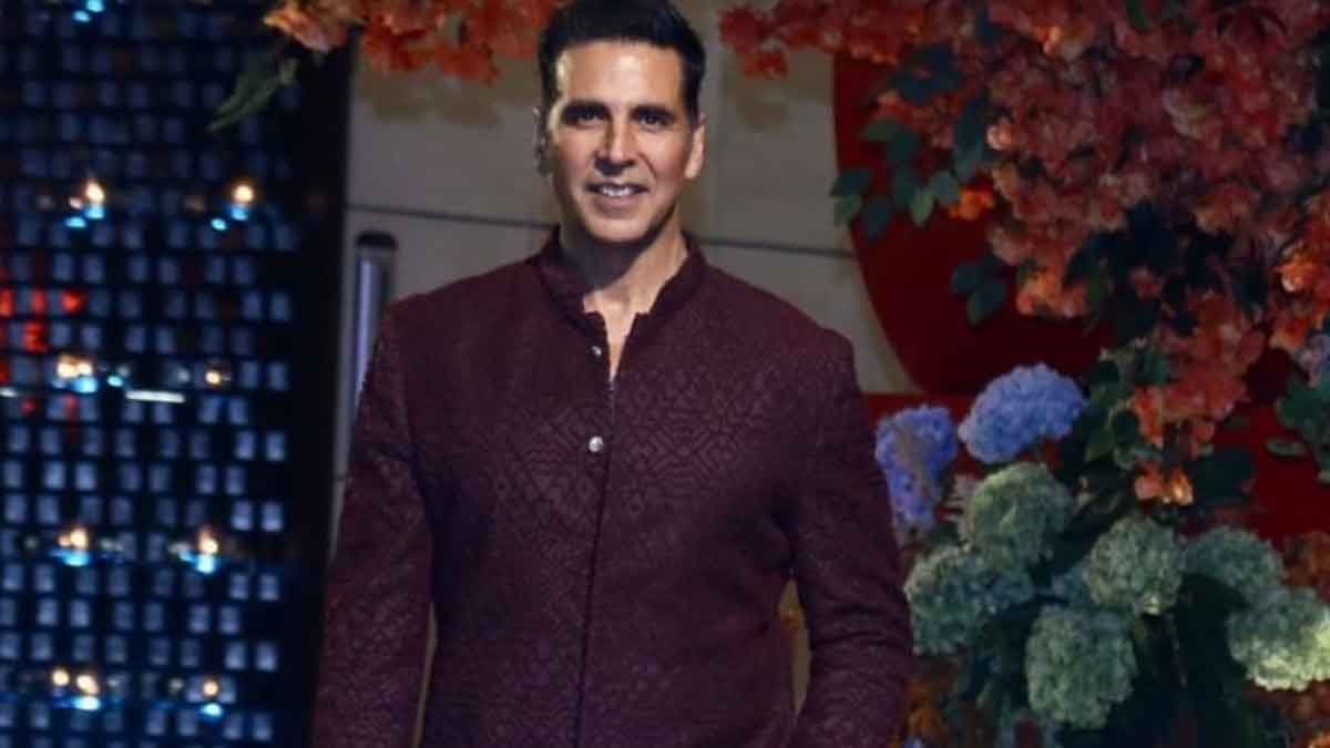 How did Akshay Kumar enter the film world