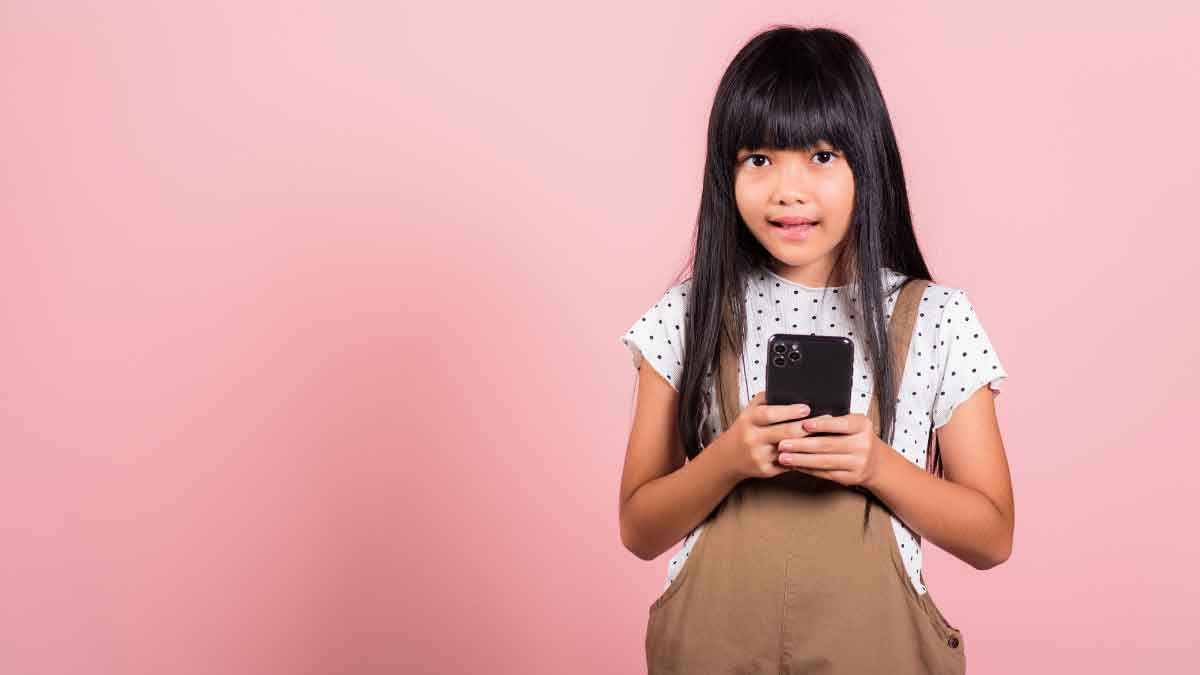 If your child is also addicted to mobile, then know UN's warning