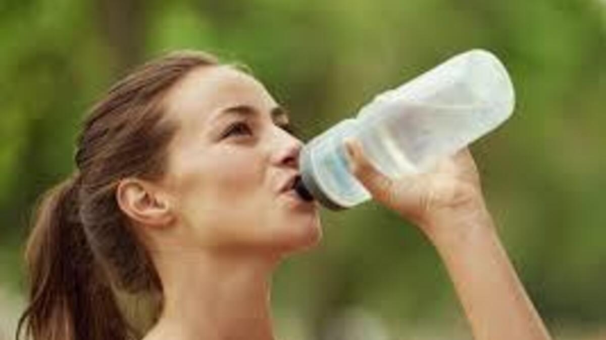 Keeping this in mind, how much water should one drink after waking up in the morning