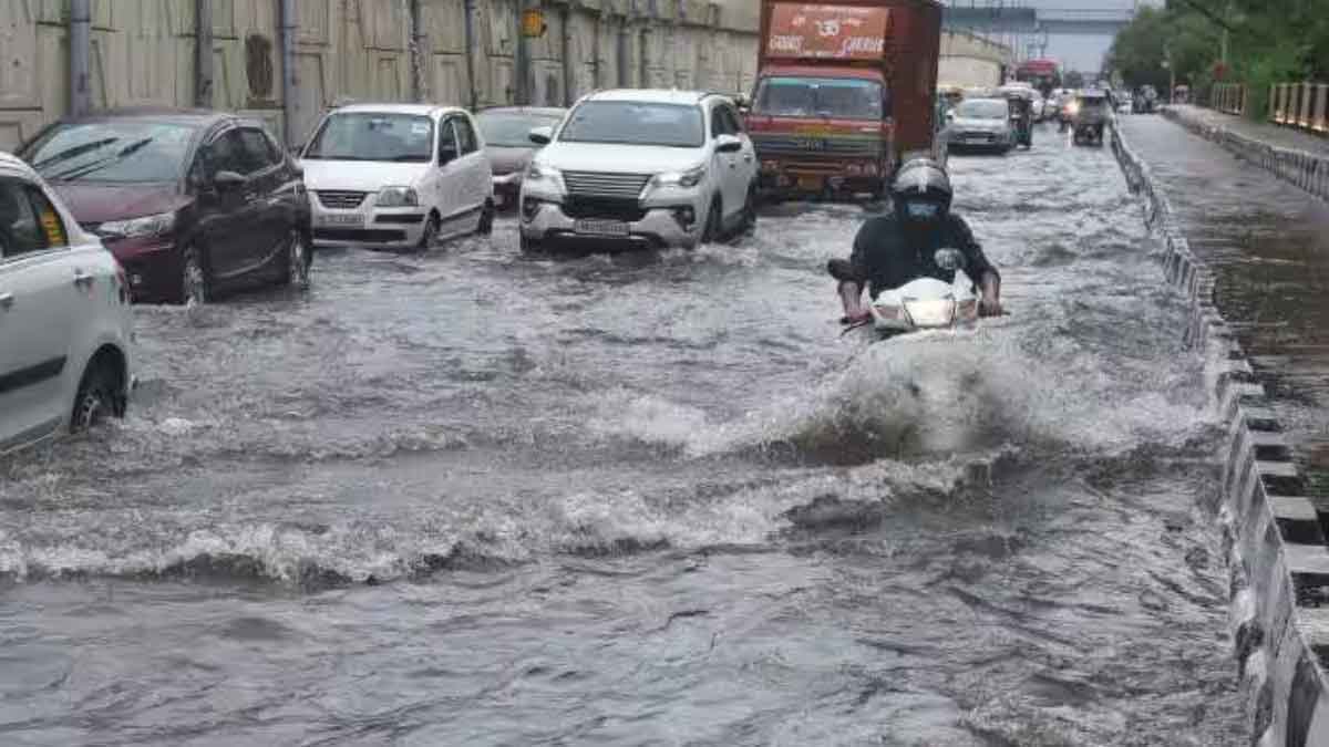 Noida Water Logging Water filled in many areas of Noida city, people are facing problems