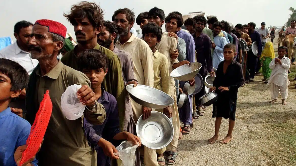 Pakistan's human rights body urges urgent action to ease growing economic crisis