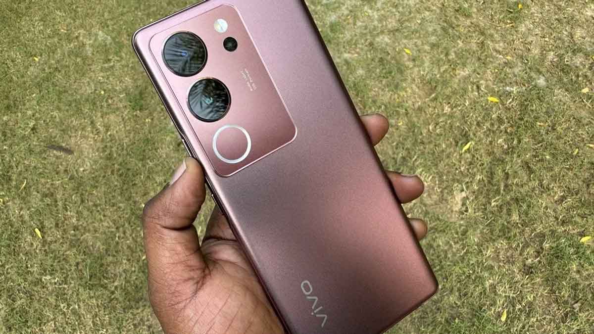 Vivo's cheap phone with DSLR like camera and 100 watt charger