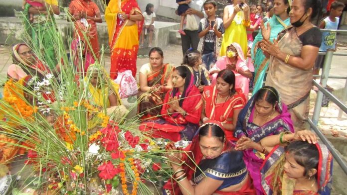 What should be eaten during Lalak Chhath Puja