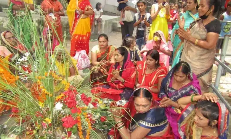 What should be eaten during Lalak Chhath Puja