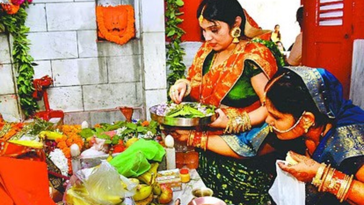 What should be eaten during Lalak Chhath Puja