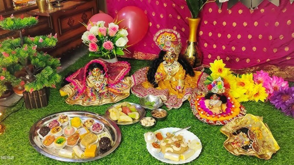 What should be offered to Laddu Gopal