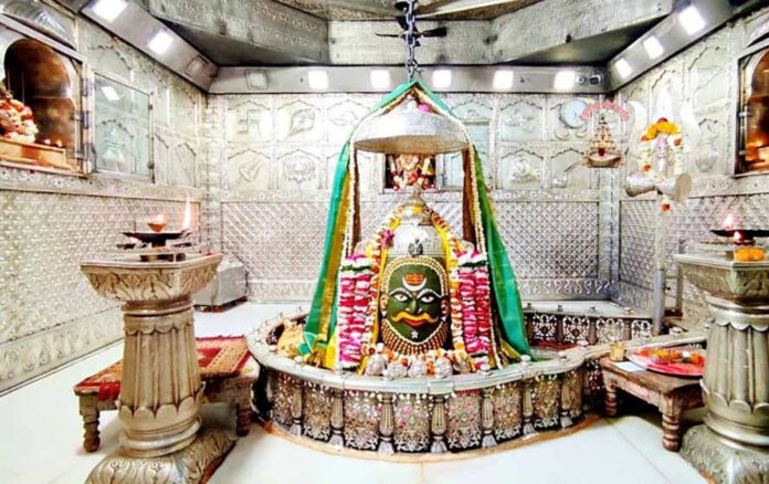 Worship at Mahakaleshwar temple in Ujjain on the 3rd Monday of Sawan