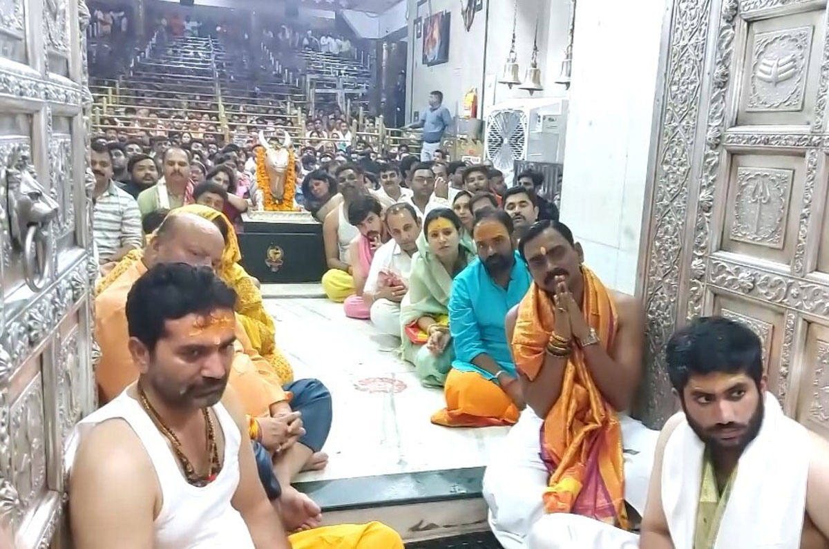 Worship at Mahakaleshwar temple in Ujjain on the 3rd Monday of Sawan