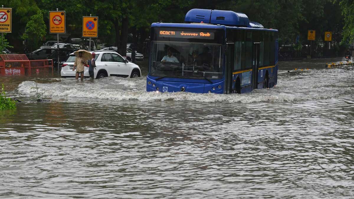 Heavy rains cause chaos in Delhi-NCR