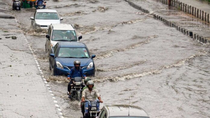 Heavy rains cause chaos in Delhi-NCR