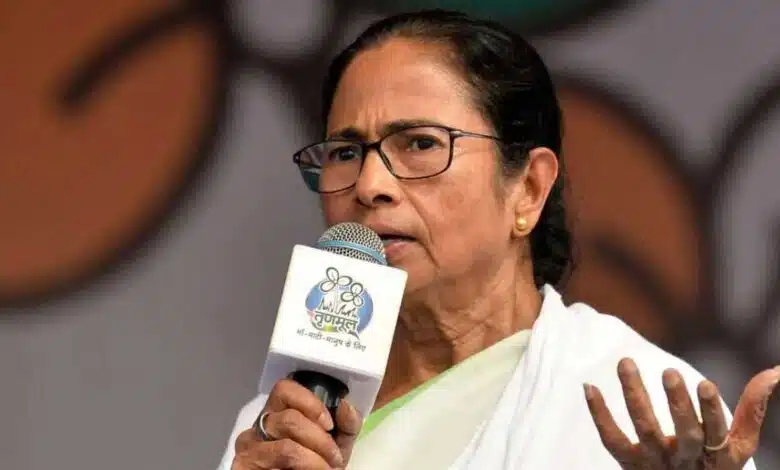 Mamata Banerjee to amend law to provide death penalty for rapists
