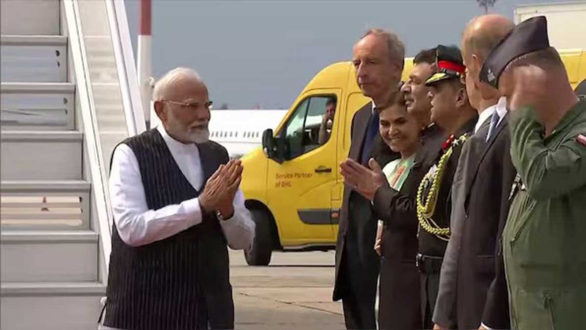 PM Modi from Poland not time for war