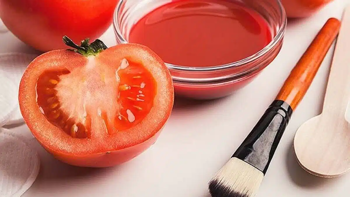 5 Tomato Face Packs That Will Make Your Skin Soft and Supple!