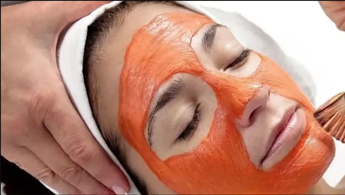 5 Tomato Face Packs That Will Make Your Skin Soft and Supple!