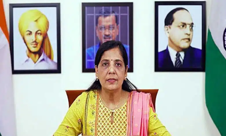 After Arvind Kejriwal got bail Sunita Kejriwal said congrats to the AAP family