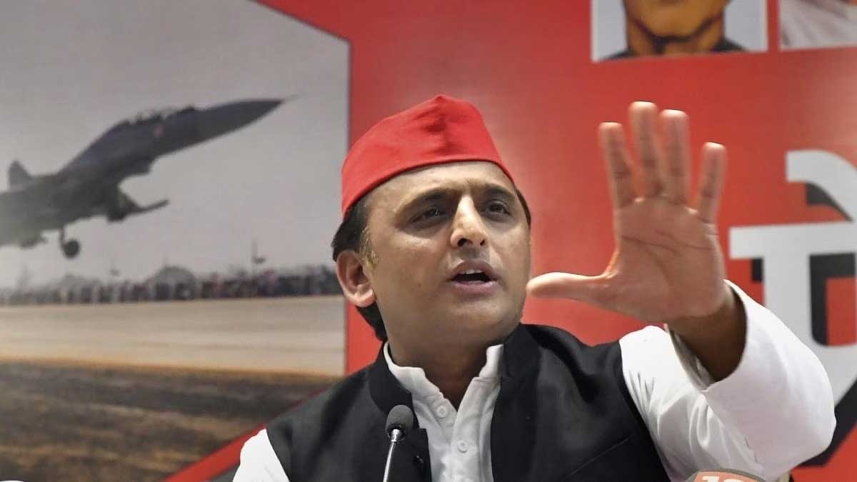 Akhilesh Yadav's Bold Response to 'Mafia and Leader' Remark