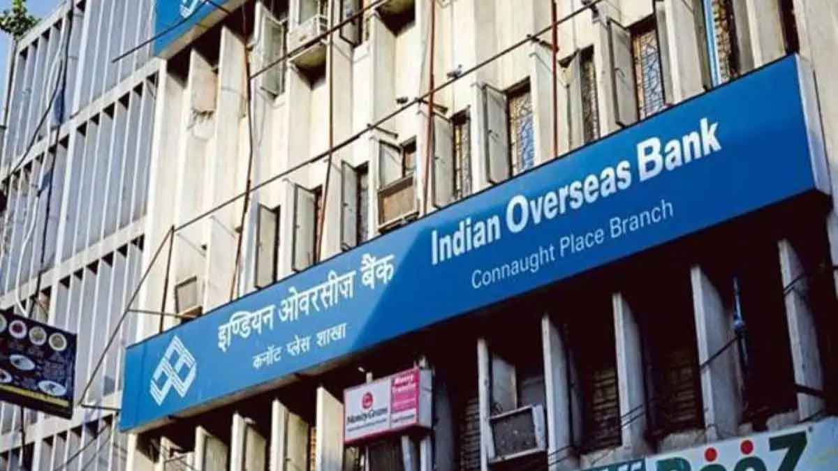 Applications have started for the posts in Indian Overseas Bank and Union Bank