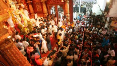 Crowd of devotees to have darshan of Lord Ganesha at Lalbaugcha Raja in Mumbai