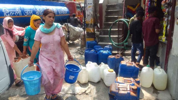 Delhiites should keep buckets full of water, these areas will not get water for 2 days