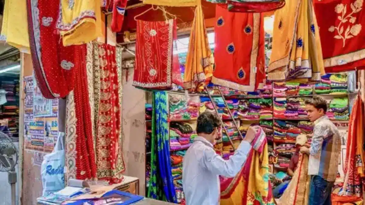 Delhi's cheapest Mangal Bazaar Everything for 70-100 rupees!