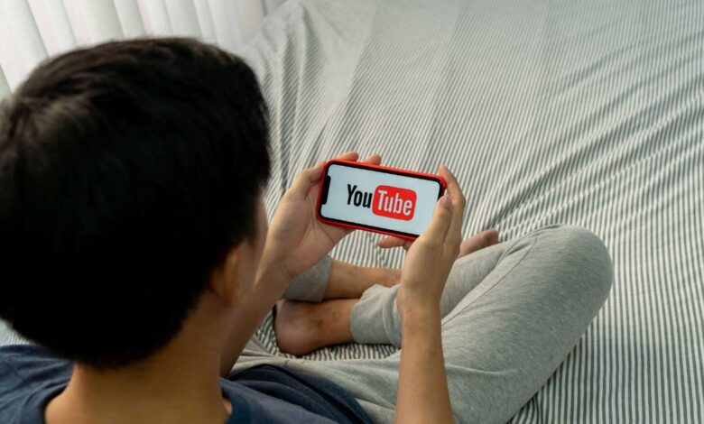 Earning on Youtube Know which play button on subscriber