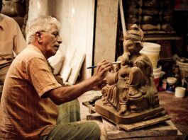 Eco friendly Ganesha idols are being prepared in the country for Ganesh Chaturthi