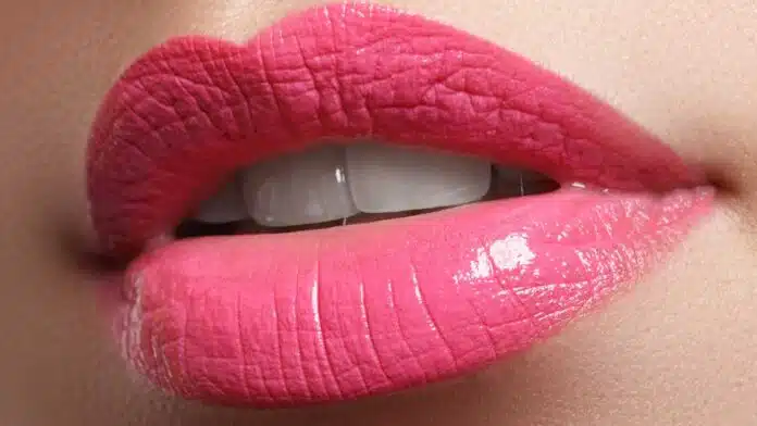 Get pink lips in just 5 days with home remedies!