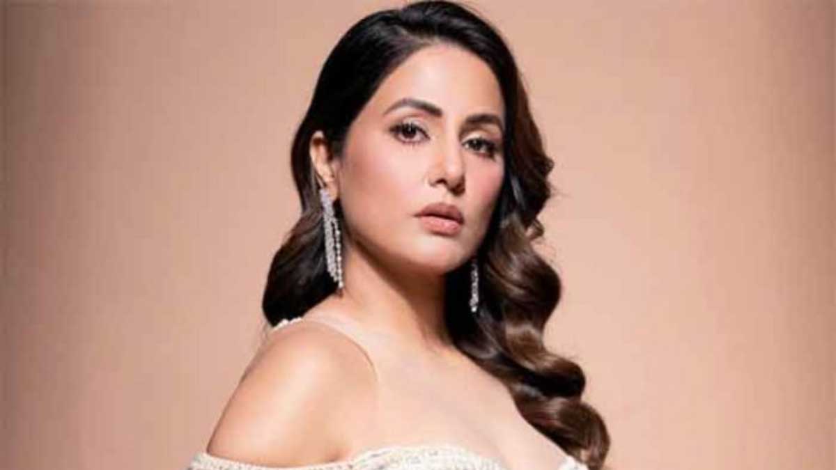 Hina Khan shows love for Kashmir in her battle against cancer