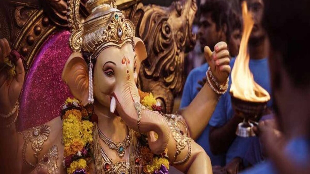 How to set up ganesh chaturthi at home