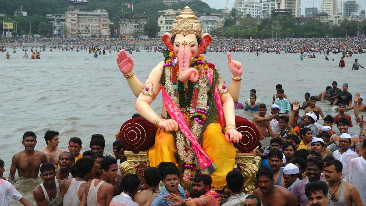 How to set up ganesh chaturthi at home