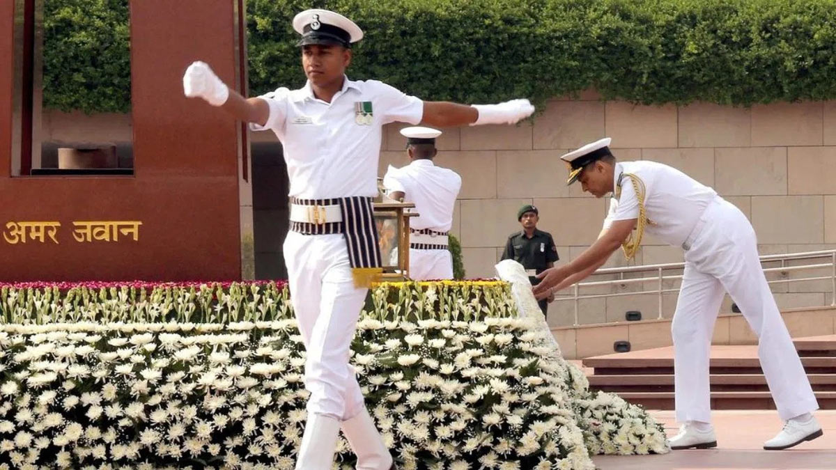 Indian Navy invites applications for Short Service Commission Officers