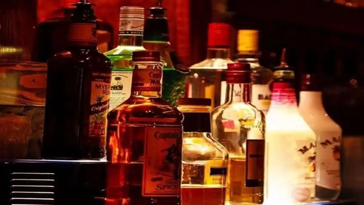 JDU block president and 14 others arrested in liquor party in Bihar