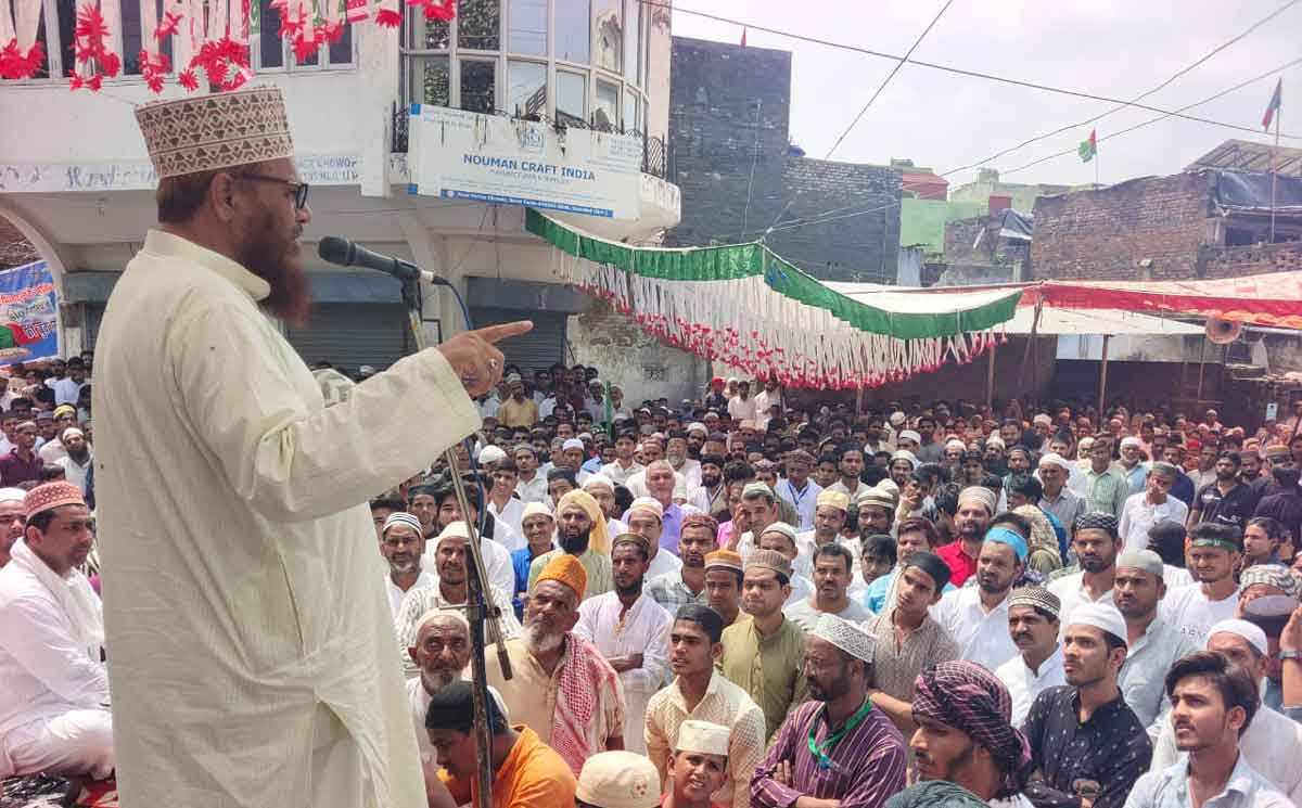 Jalsa-e-Mohammadi was taken out in Sambhal under the leadership of Ziaul Uloom