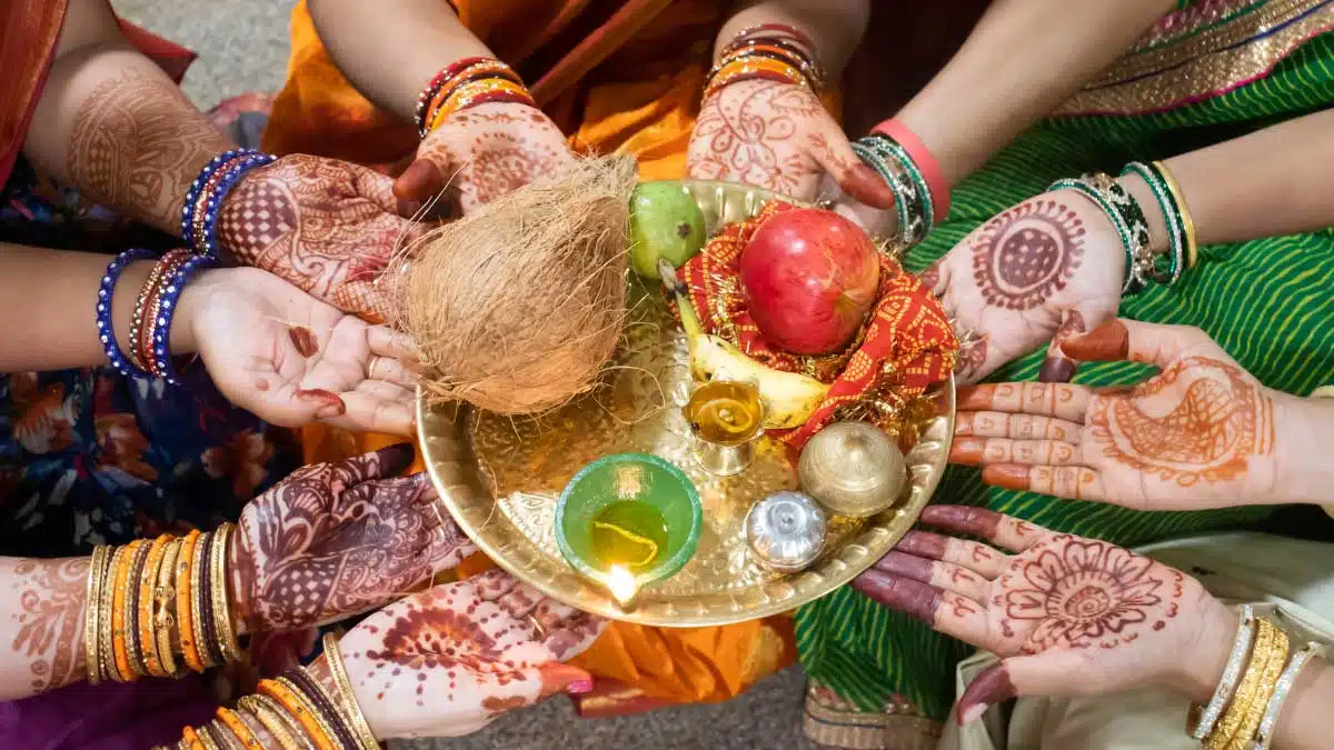 Karwa Chauth 2024 Prepare the list of puja items now!