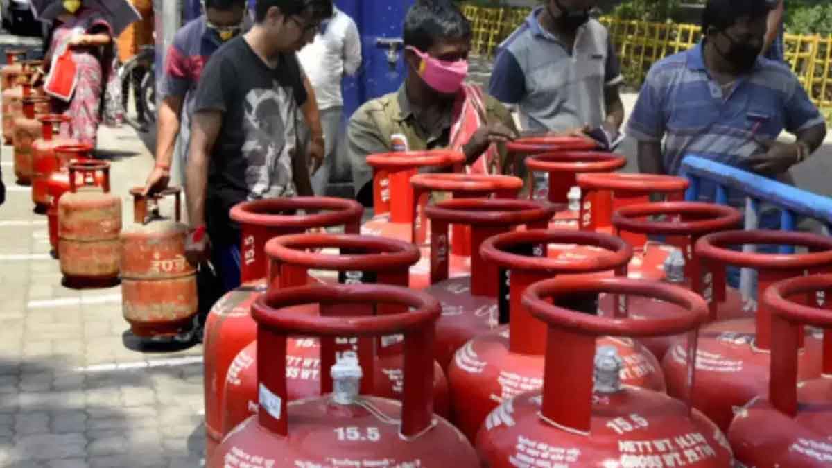 LPG Price Hike LPG cylinder has become expensive from today, Prices have increased so much from Delhi to Mumbai