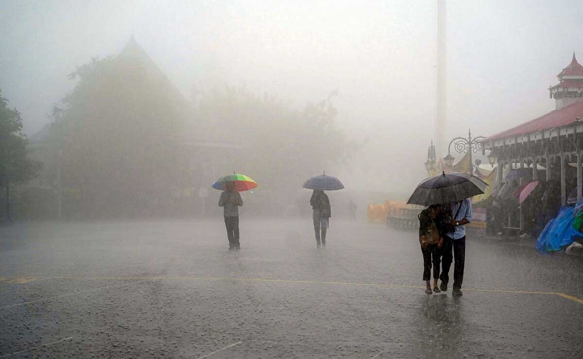 Light rain in Delhi more rain likely till Friday