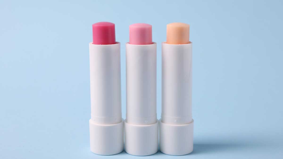 Lip balm heals Chapped Lips, choose the right product.