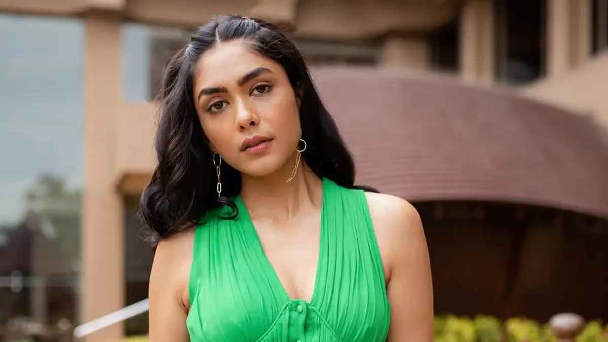 Mrunal Thakur’s Hindi biggie gets a crazy title