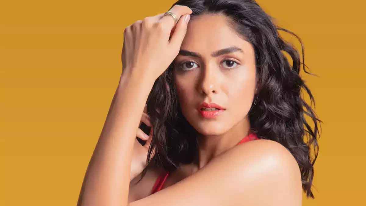 Mrunal Thakur’s Hindi biggie gets a crazy title