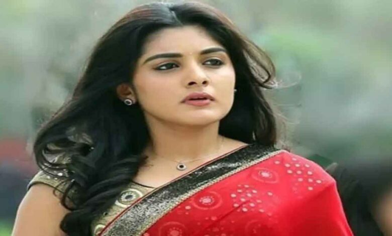 Nivetha Thomas I have no problem playing mother