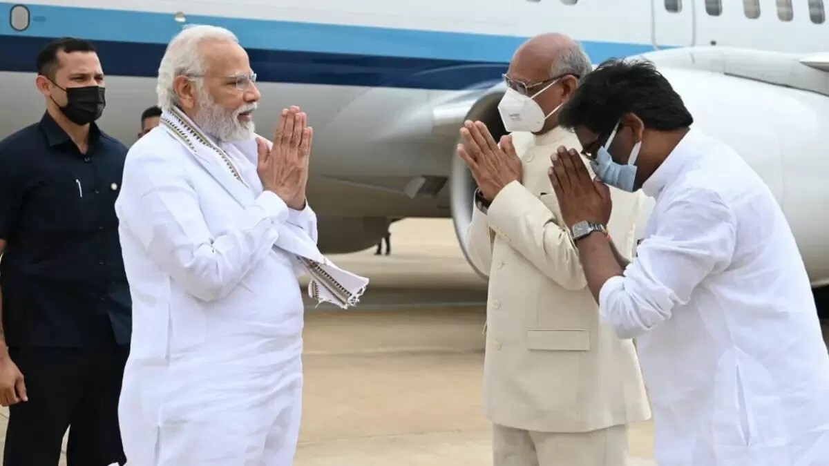 PM Modi will lay the foundation stone of the new terminal building of Varanasi airport on September 26