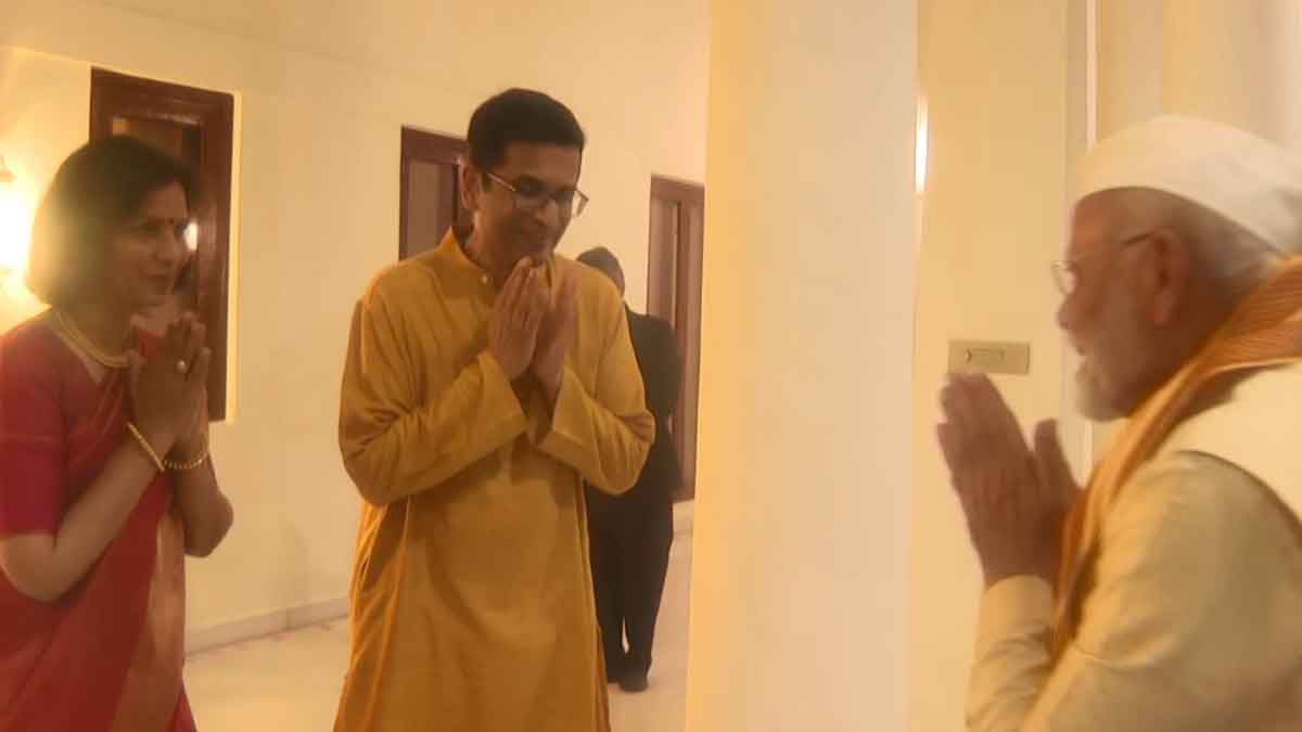 PM Narendra Modi Visits CJI DY Chandrachud's Residence For Ganesh Puja