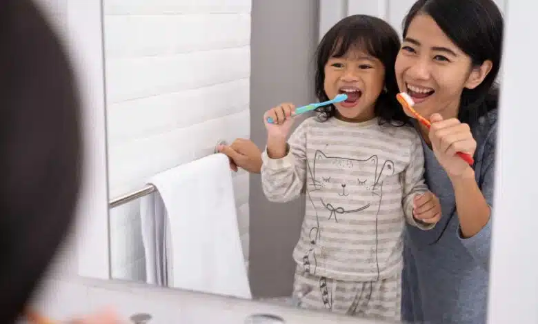 Parents should follow these tips to make their children's Teeth strong and shiny!