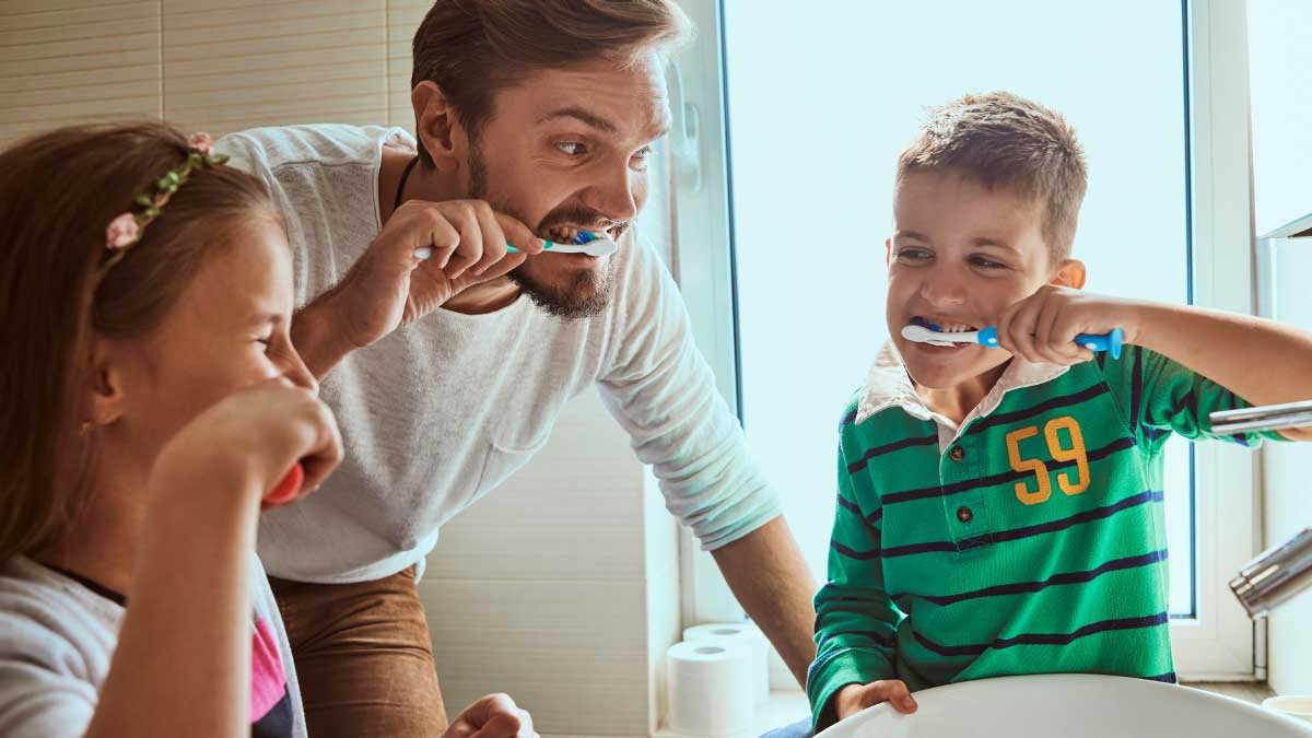 Parents should follow these tips to make their children's Teeth strong and shiny!