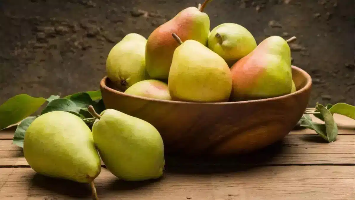 Pears are beneficial for stomach health 5 reasons to include pears in your daily diet