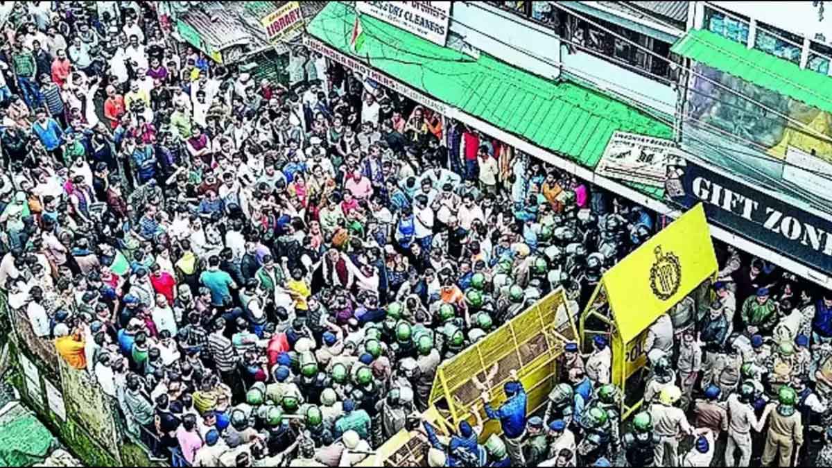 Shimla erupts over mosque construction, many injured