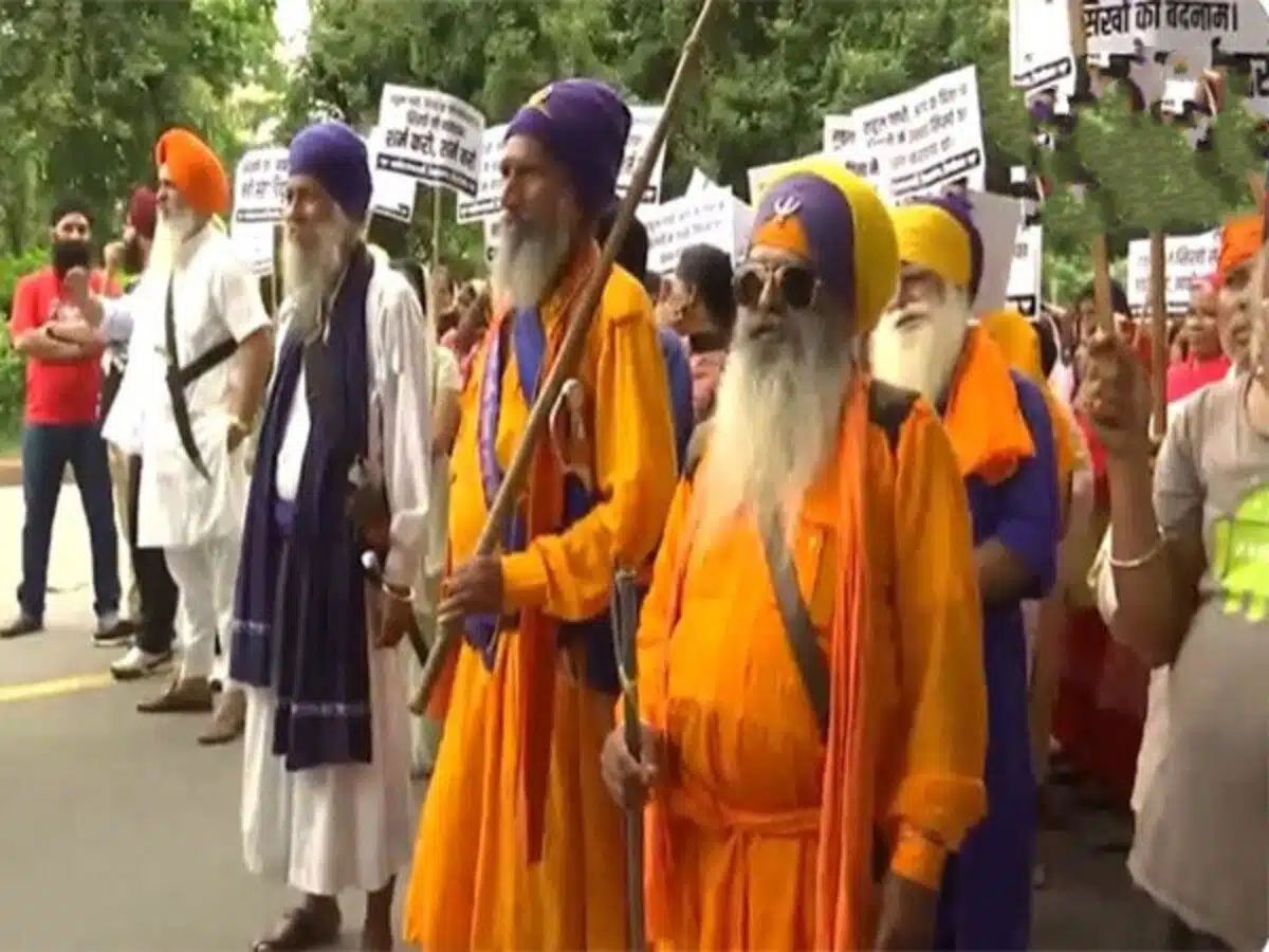 Sikh cell protested outside Rahul Gandhi's residence over his remarks on Sikh community